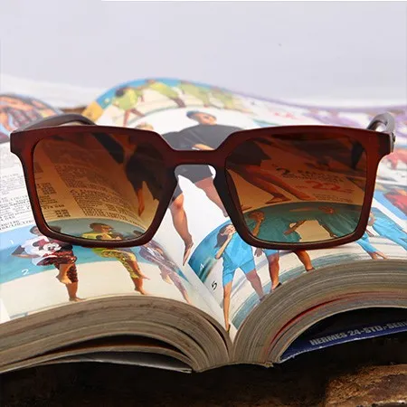 جزئیات طراحی عینک آفتابی Bermuda با کیفیت عالی – یلدا بازار جزئیات دقیق عینک آفتابی Bermuda – کیفیت و طراحی بینظیر – فروشگاه یلدا بازار