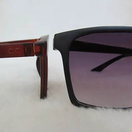 نمای روبرویی عینک آفتابی Bermuda با لنزهای ضد اشعه UV – یلدا بازار نمای روبرویی عینک آفتابی Bermuda – ضد اشعه UV – فروشگاه یلدا بازار