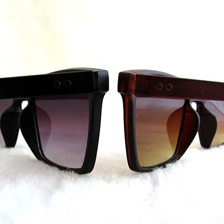 نمای بالایی عینک آفتابی Bermuda با جزئیات دقیق و کیفیت بالا – یلدا بازار نمای بالایی عینک آفتابی Bermuda – طراحی شیک – فروشگاه یلدا بازار