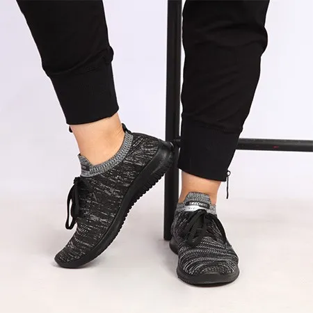 جزئیات بافت و دوخت کفش دخترانه Skechers مدل Skech-Knit – فروشگاه یلدا بازار