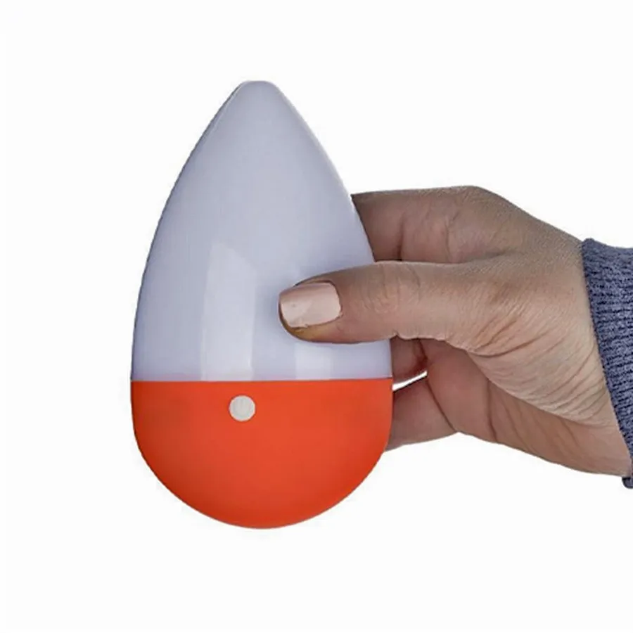 چراغ اضطراری کمپینگ مدل قطره – نمای روشن شده – فروشگاه یلدا بازار