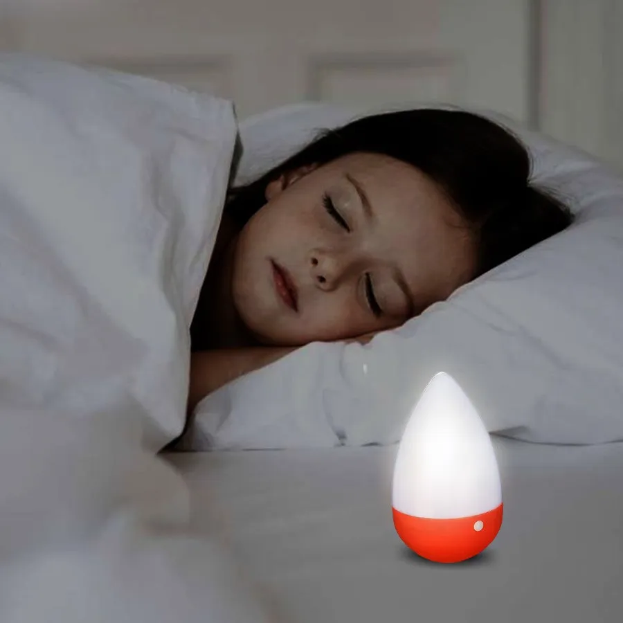 چراغ اضطراری کمپینگ مدل قطره – نمای چراغ با کابل شارژ – فروشگاه یلدا بازار