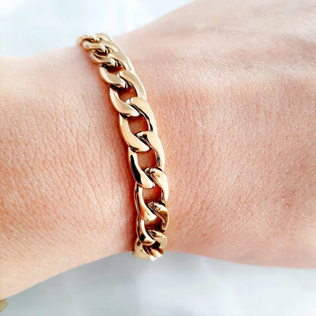 دستبند کارتیه استیل اسپرت – نمای نیمه‌تا‌شده – یلدا بازار